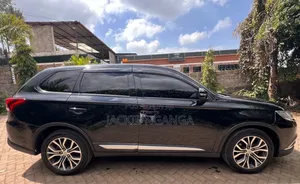 Mitsubishi Outlander 2016 Black
