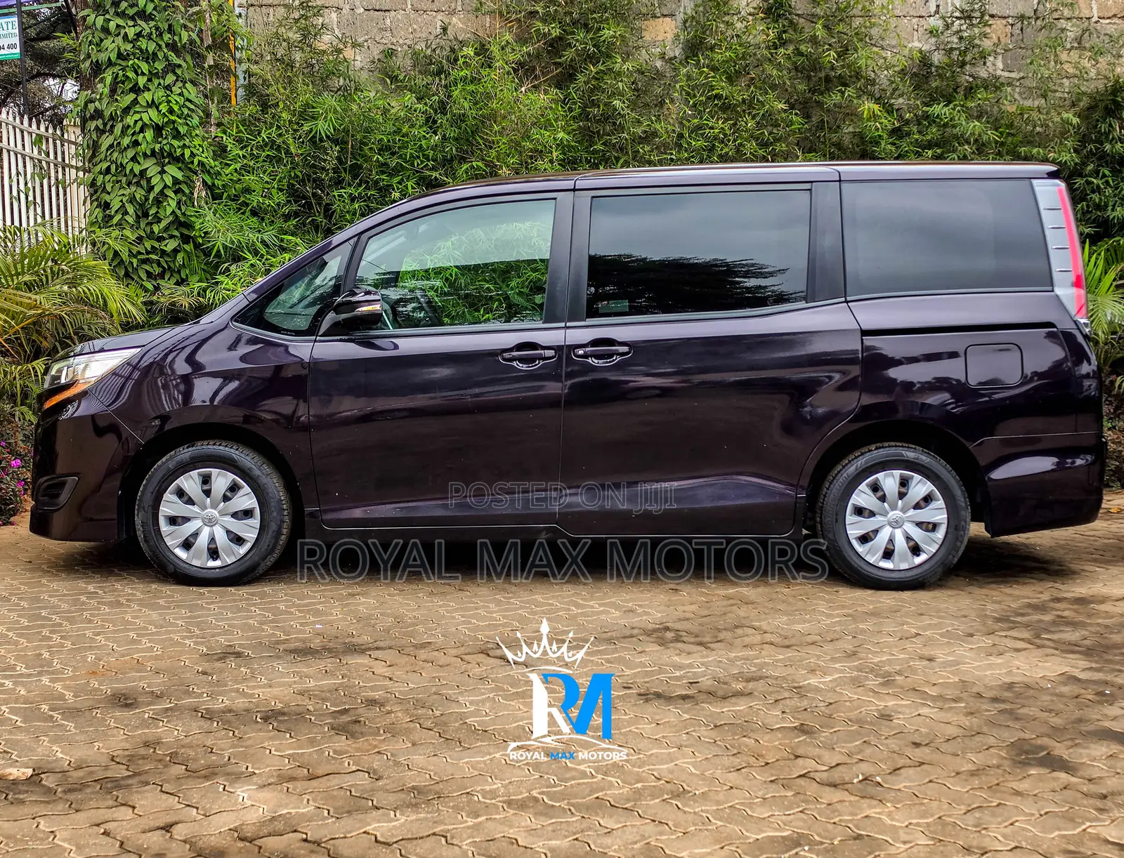 Toyota Noah 2019 Maroon