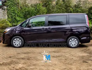 Toyota Noah 2019 Maroon