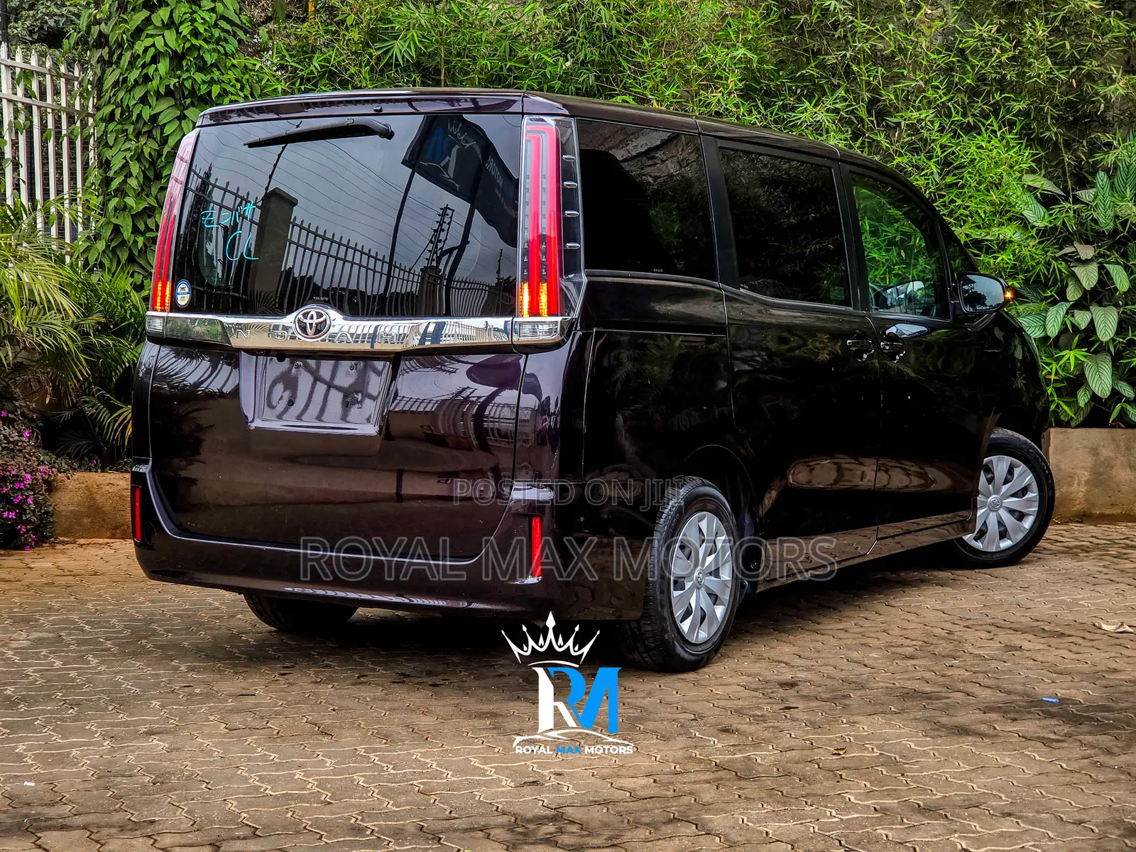 Toyota Noah 2019 Maroon