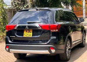 Mitsubishi Outlander 2016 Black