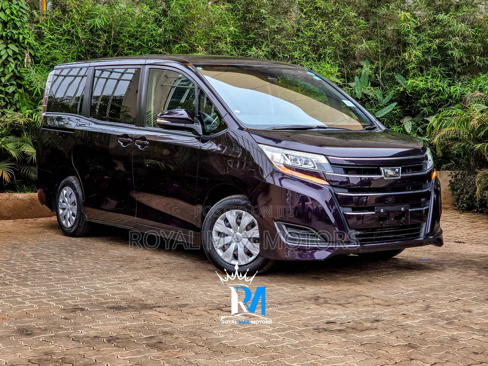 Toyota Noah 2019 Maroon