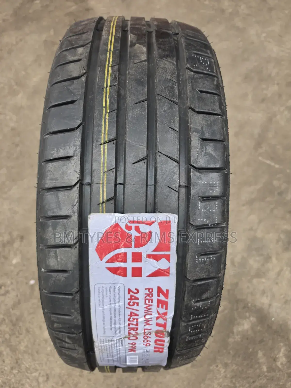 245 /45 R20 Zextour