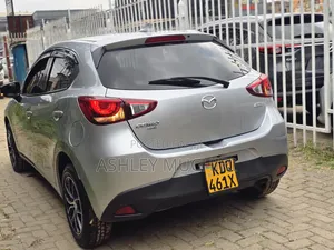 Mazda Demio 2017 Silver