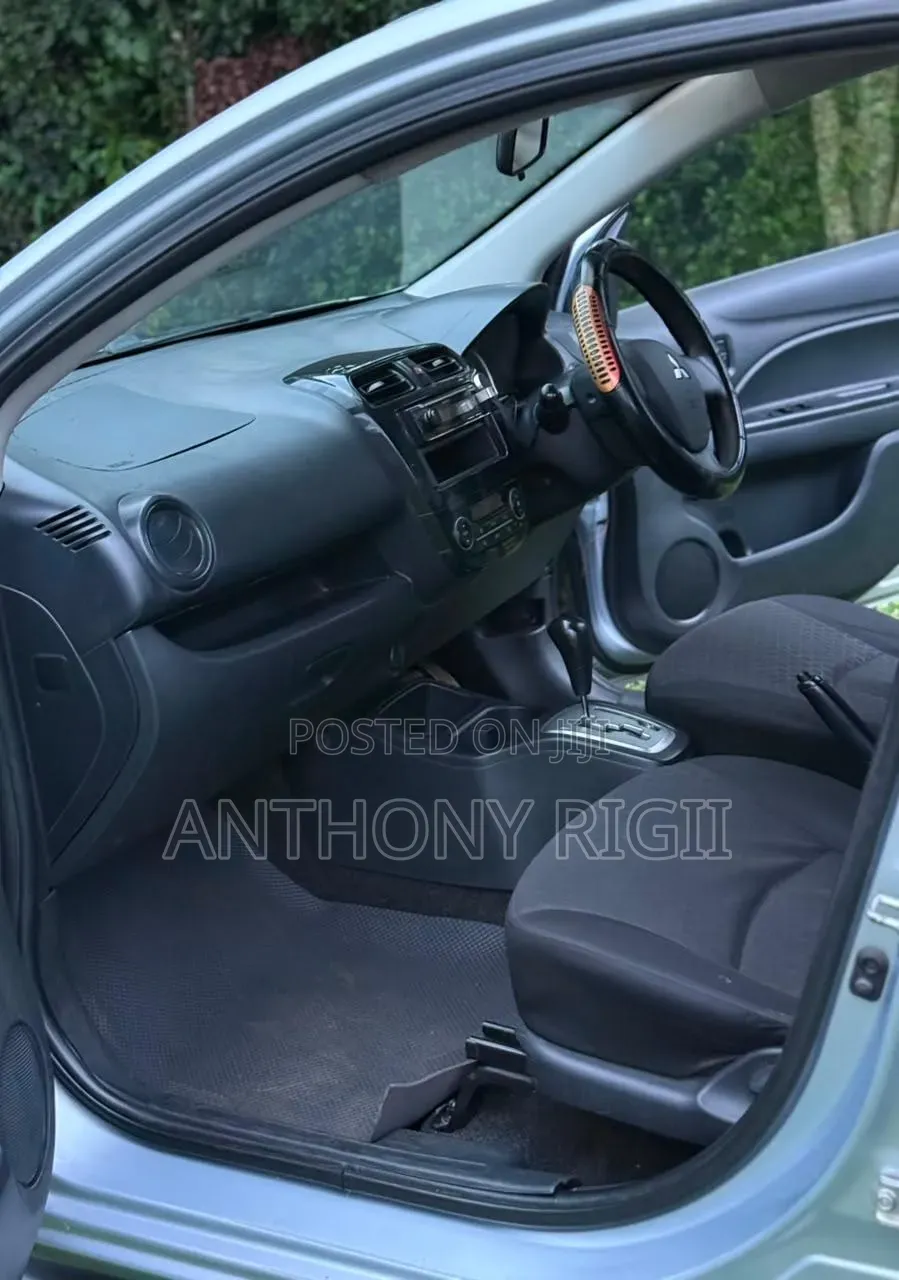 Mitsubishi Mirage 2015 Silver