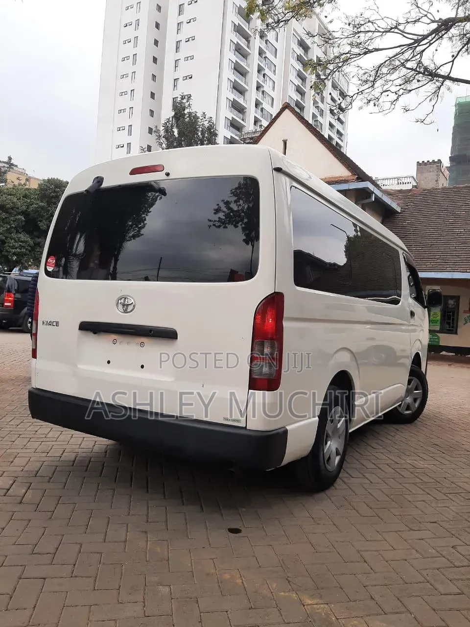 Toyota HiAce 2019 White