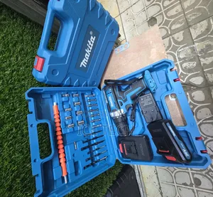 Makita Cordless Drill/26v Rechargeable Drill