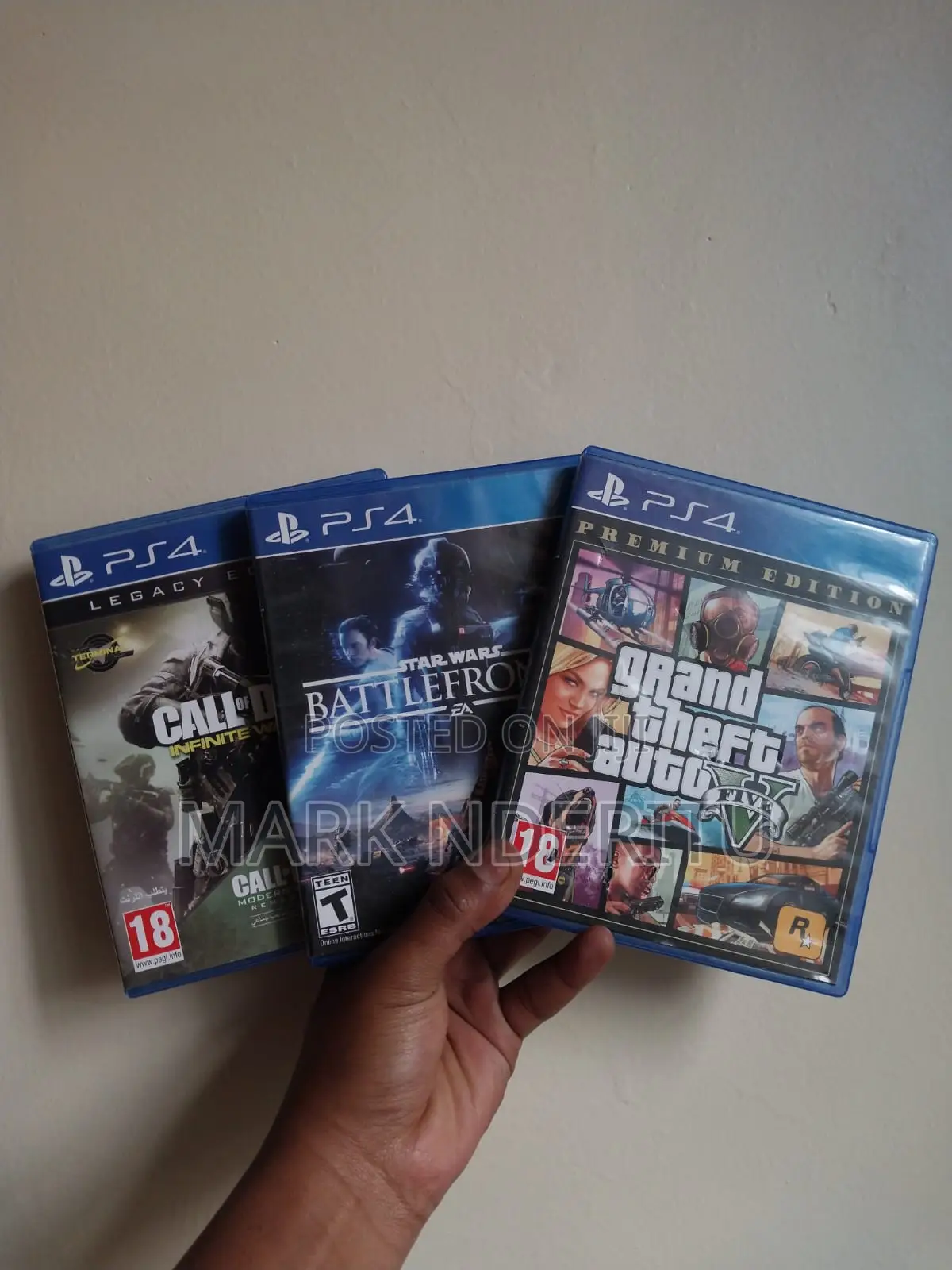 PlayStation 4 Slim 1TB – Mint Condition + Games Speakers