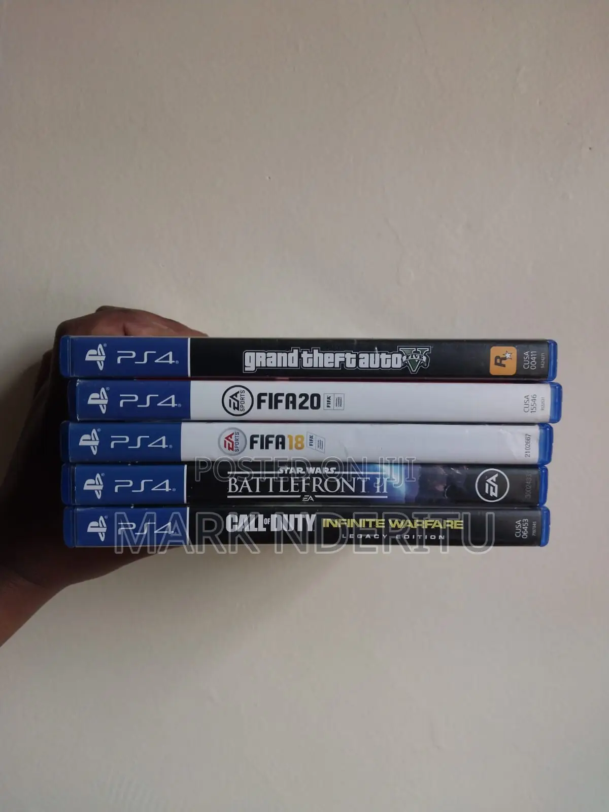 PlayStation 4 Slim 1TB – Mint Condition + Games Speakers