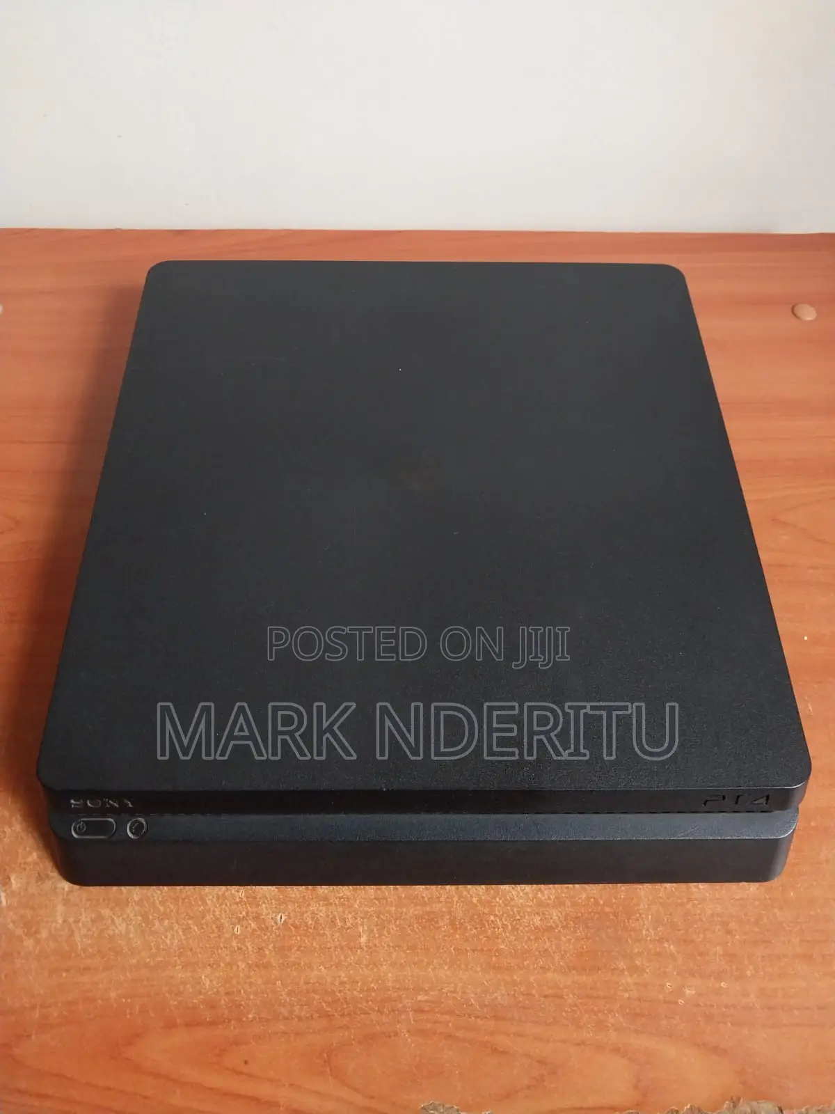 PlayStation 4 Slim 1TB – Mint Condition + Games Speakers
