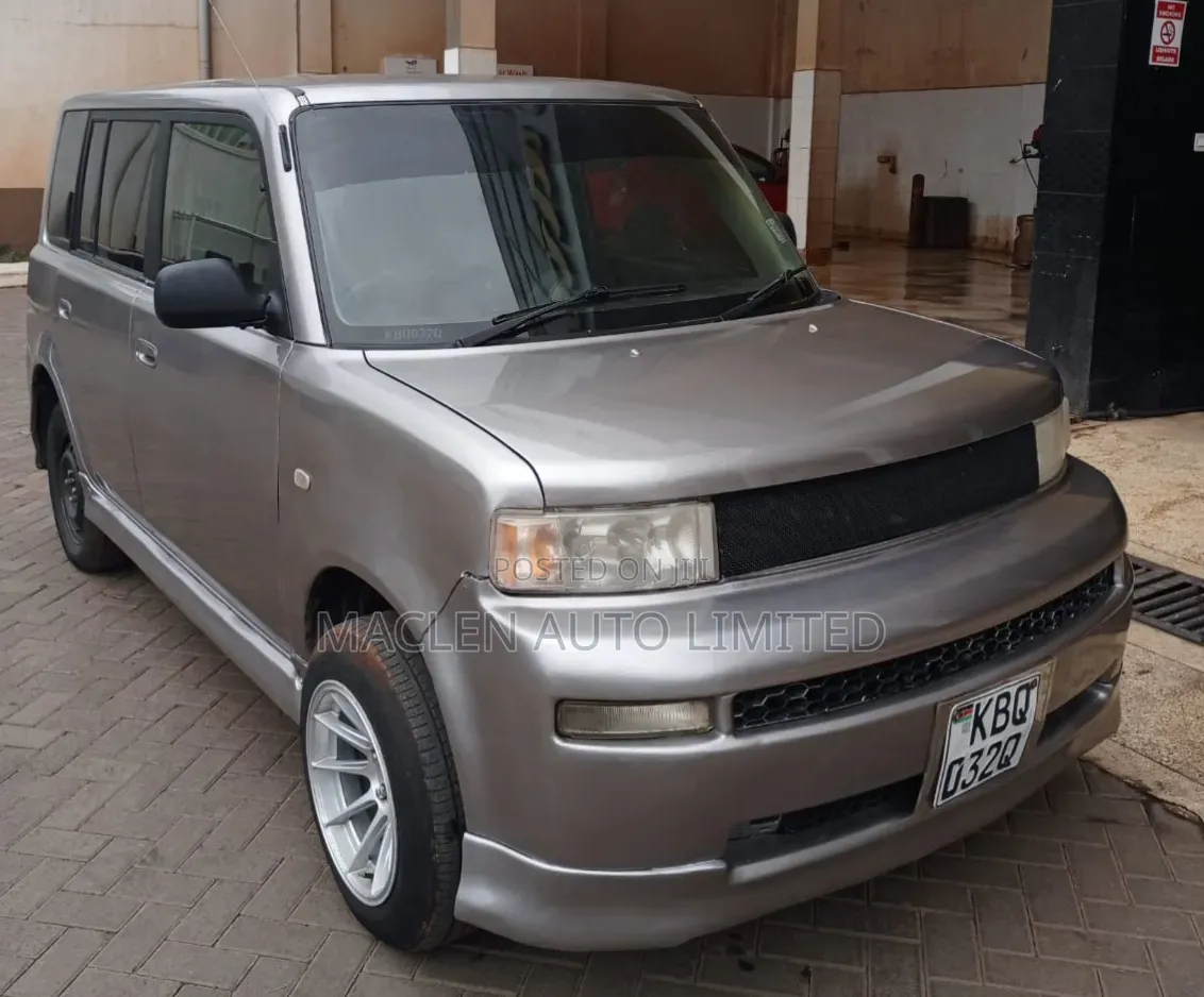 Toyota bB 2004 Silver