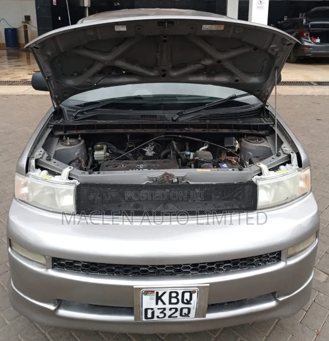 Toyota bB 2004 Silver