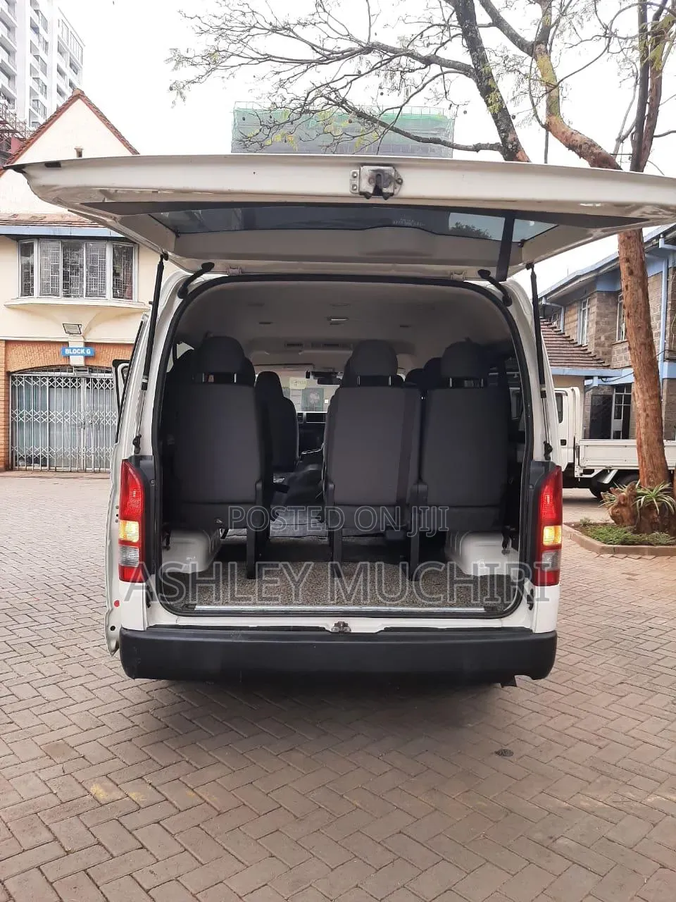 Toyota HiAce 2019 White