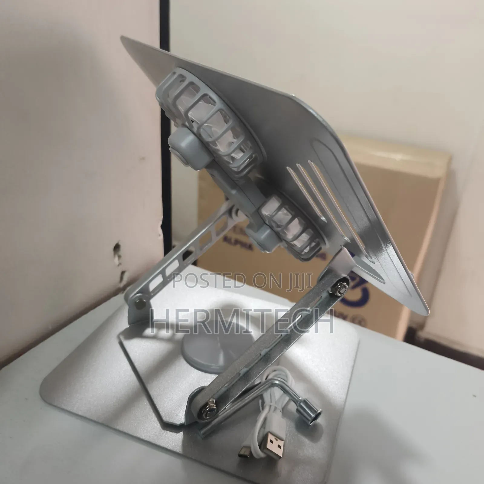 Stents Laptop Stands Available for Computers and PC With Dual Fans