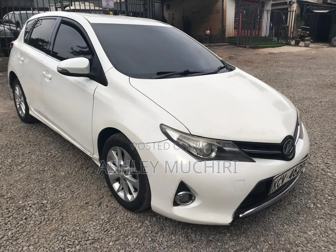 Toyota Auris 2012 White
