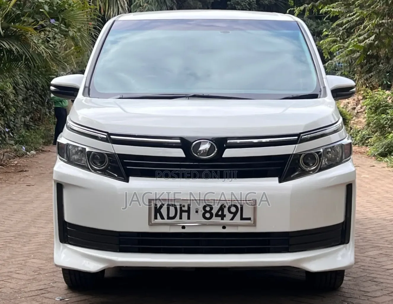 Toyota Voxy 2016 White