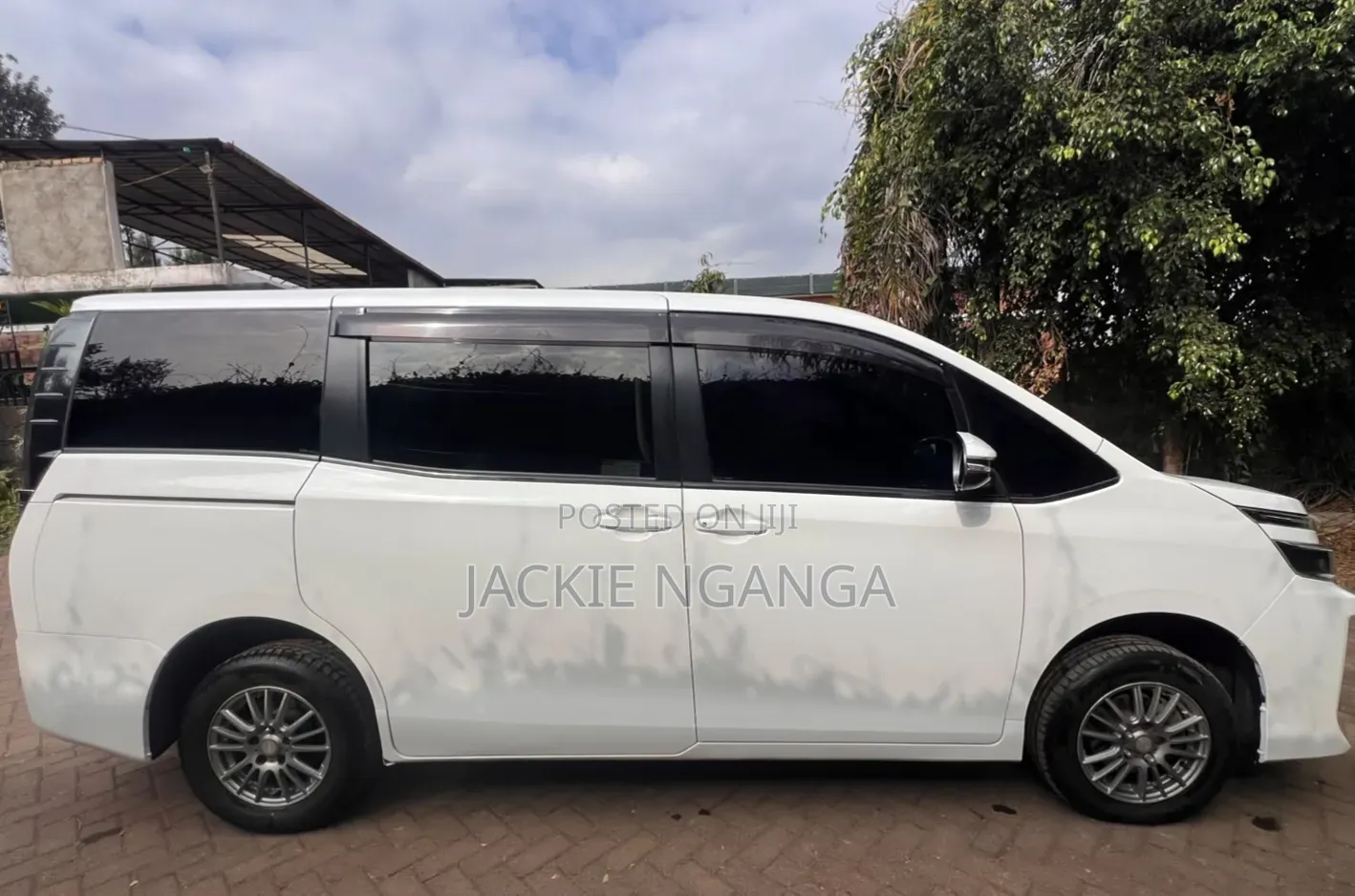 Toyota Voxy 2016 White