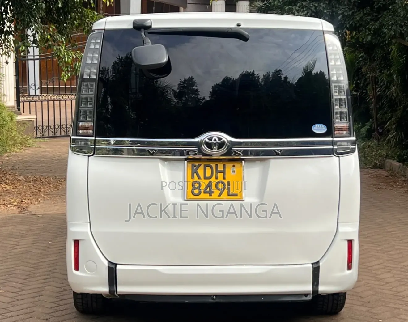 Toyota Voxy 2016 White