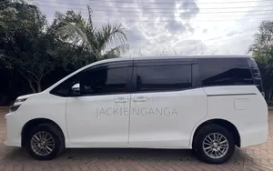 Toyota Voxy 2016 White