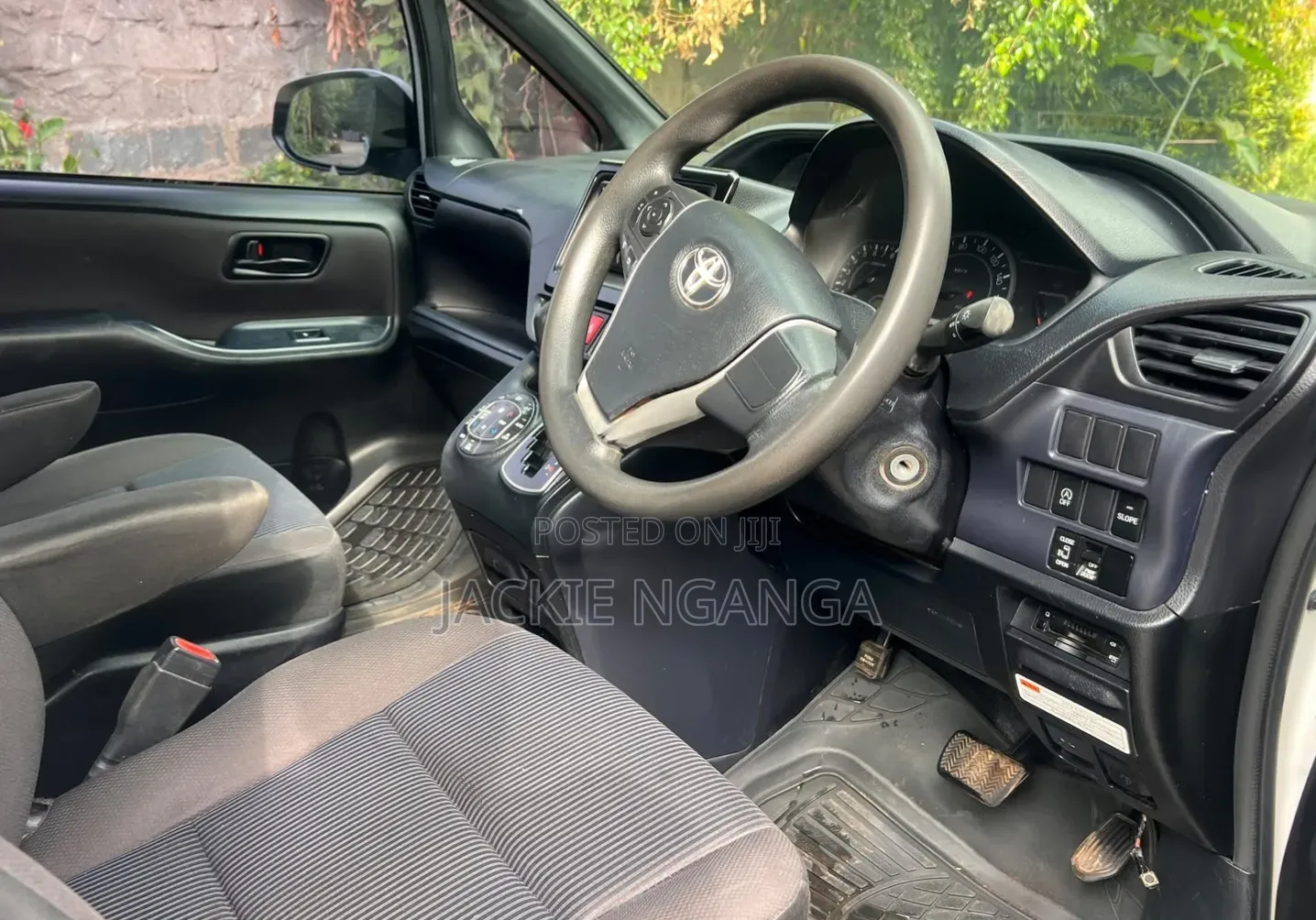Toyota Voxy 2016 White