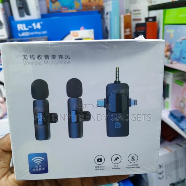 3-in-1 Clip-on Wireless Mic With USB-C Lightning Receiver - thumbnail 2