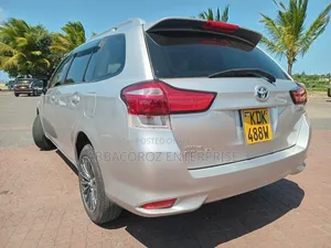 Toyota Corolla Fielder 2016 Silver