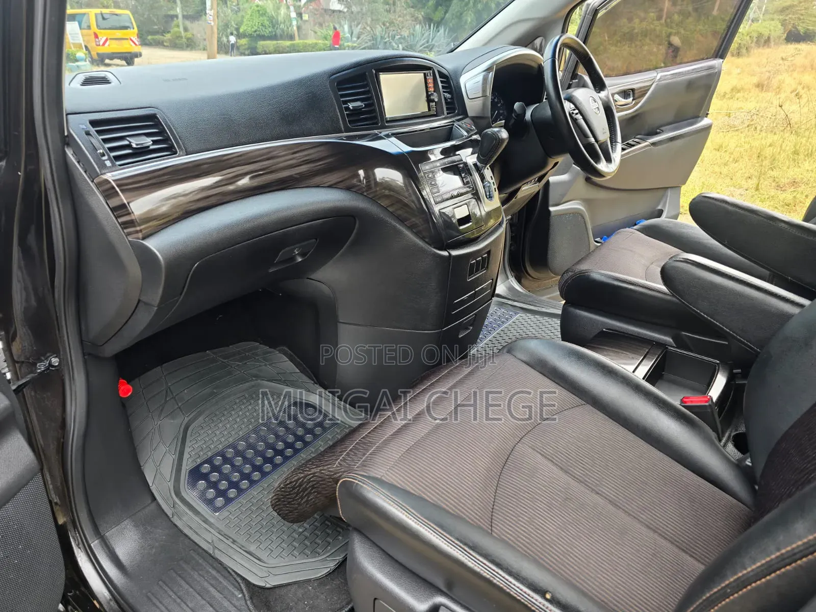 Nissan Elgrand SV Premium 2014 Black