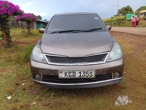 Nissan Tiida 2010 Brown