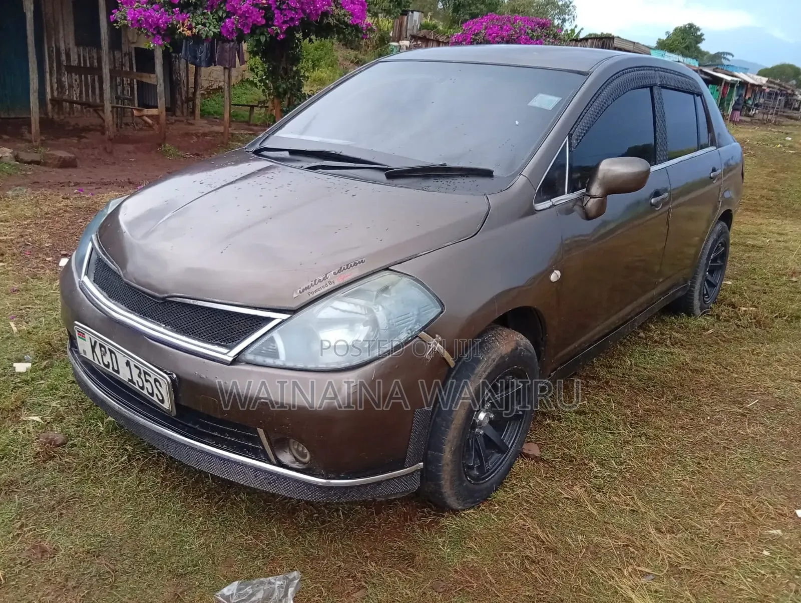 Nissan Tiida 2010 Brown
