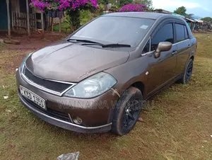Nissan Tiida 2010 Brown