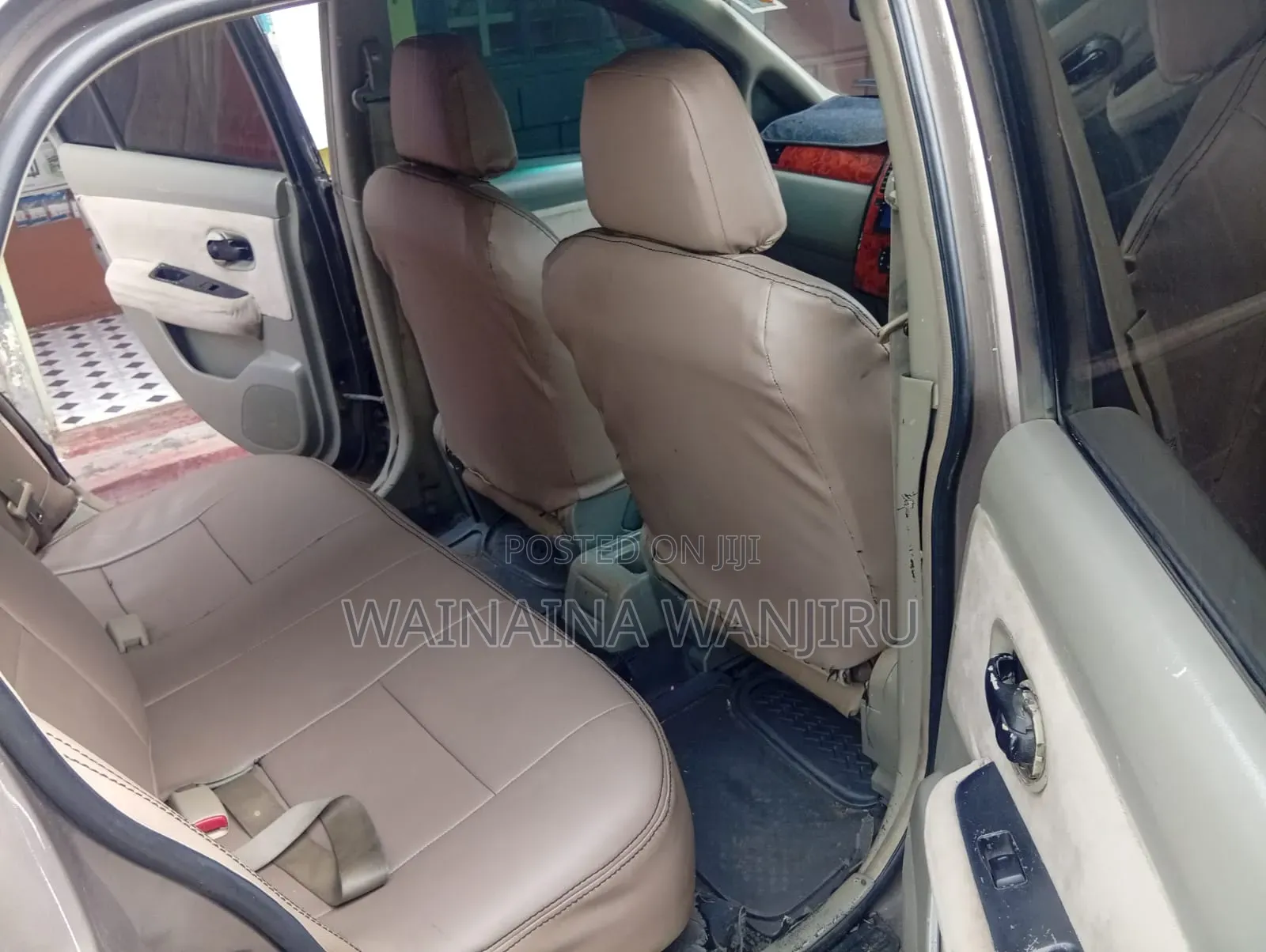 Nissan Tiida 2010 Brown
