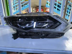 Nissan Xtrail Nt32 Xenon Headlights