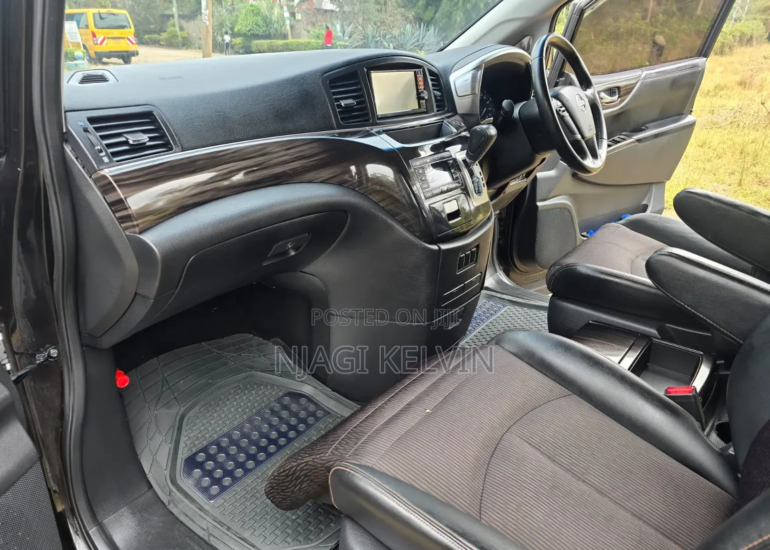 Nissan Elgrand SV Premium 2014 Black