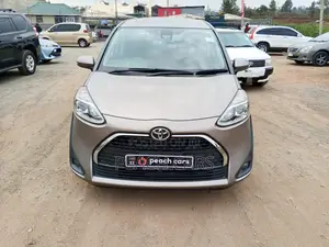 Toyota Sienta 2021 Silver