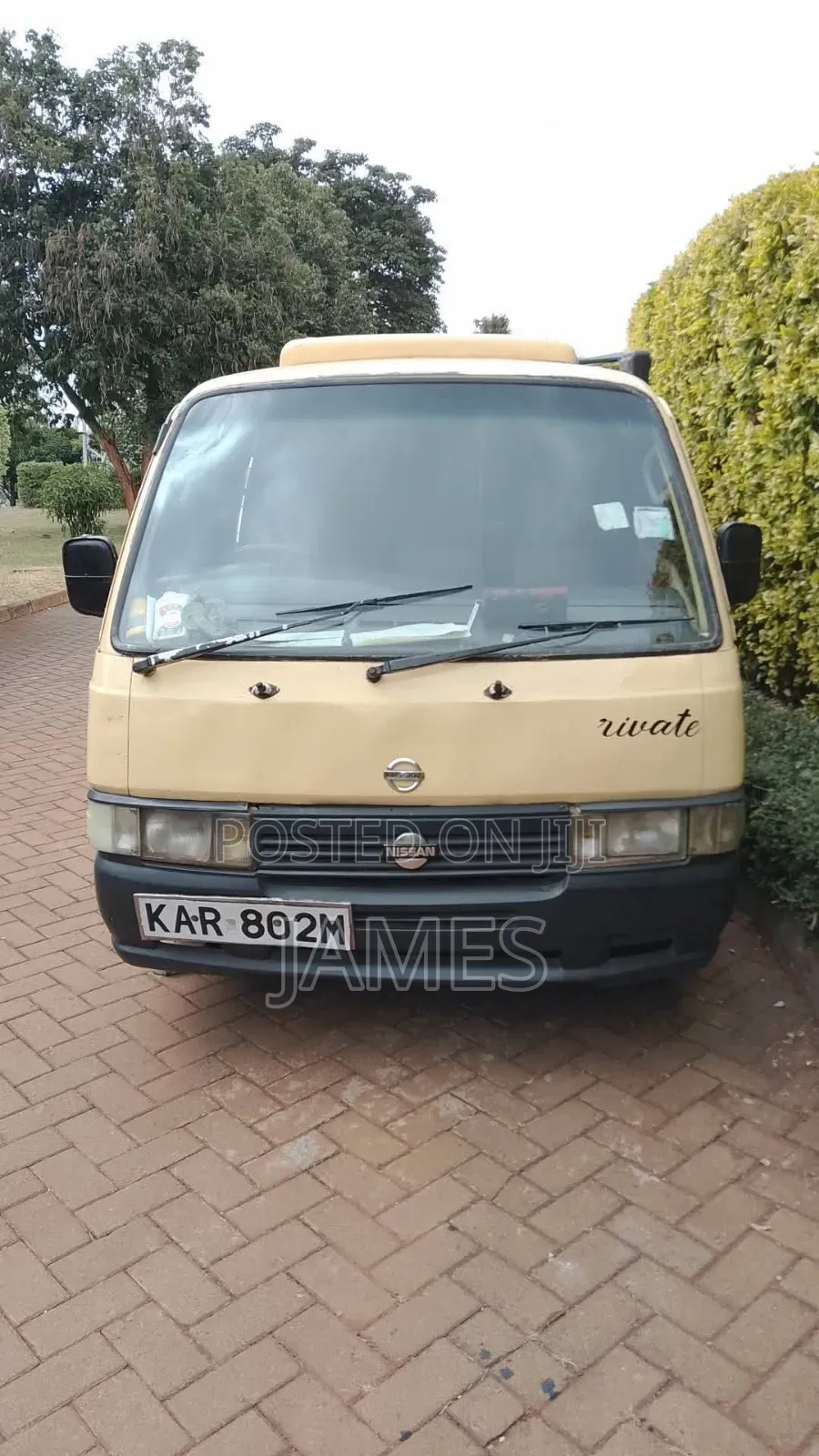 Nissan Caravan (Urvan) 2004 Beige