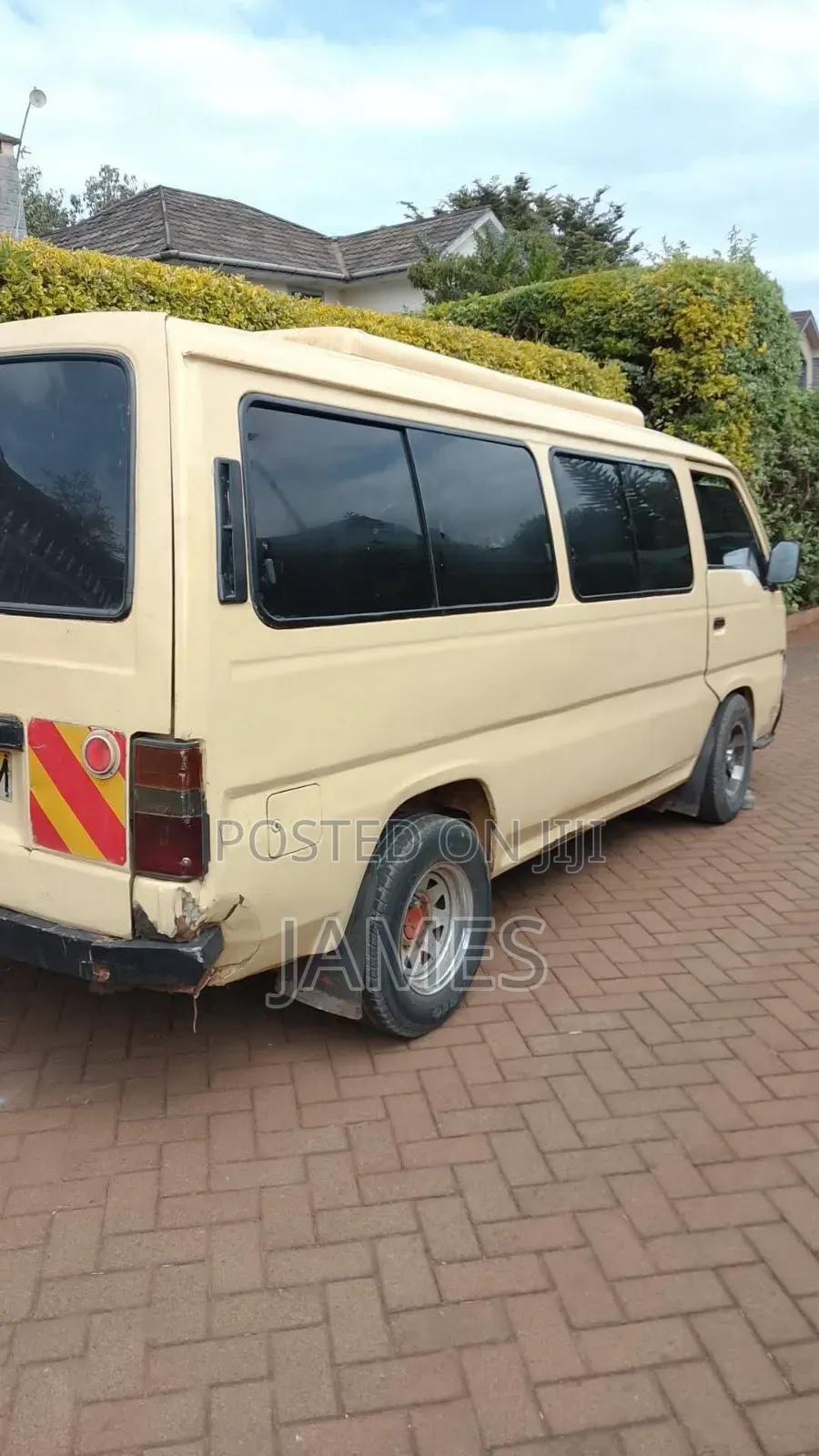 Nissan Caravan (Urvan) 2004 Beige