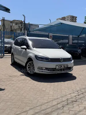 Volkswagen Touran 2016 White