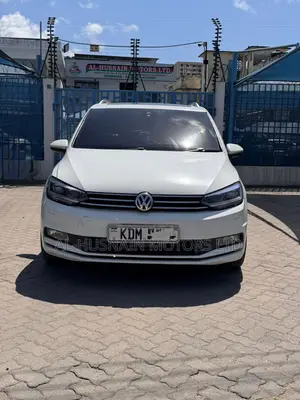 Volkswagen Touran 2016 White
