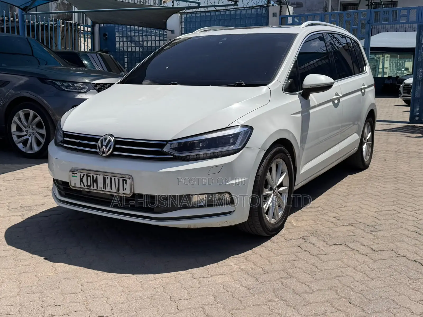 Volkswagen Touran 2016 White