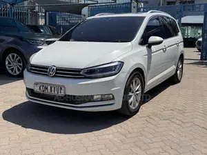 Volkswagen Touran 2016 White