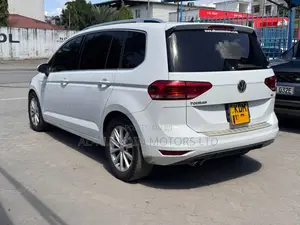 Volkswagen Touran 2016 White