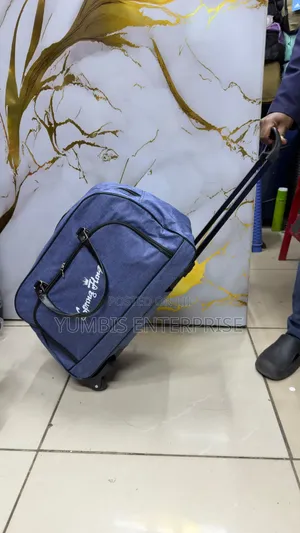 Travel Trolly Bags With a Foldable Trolley Handle at 2500