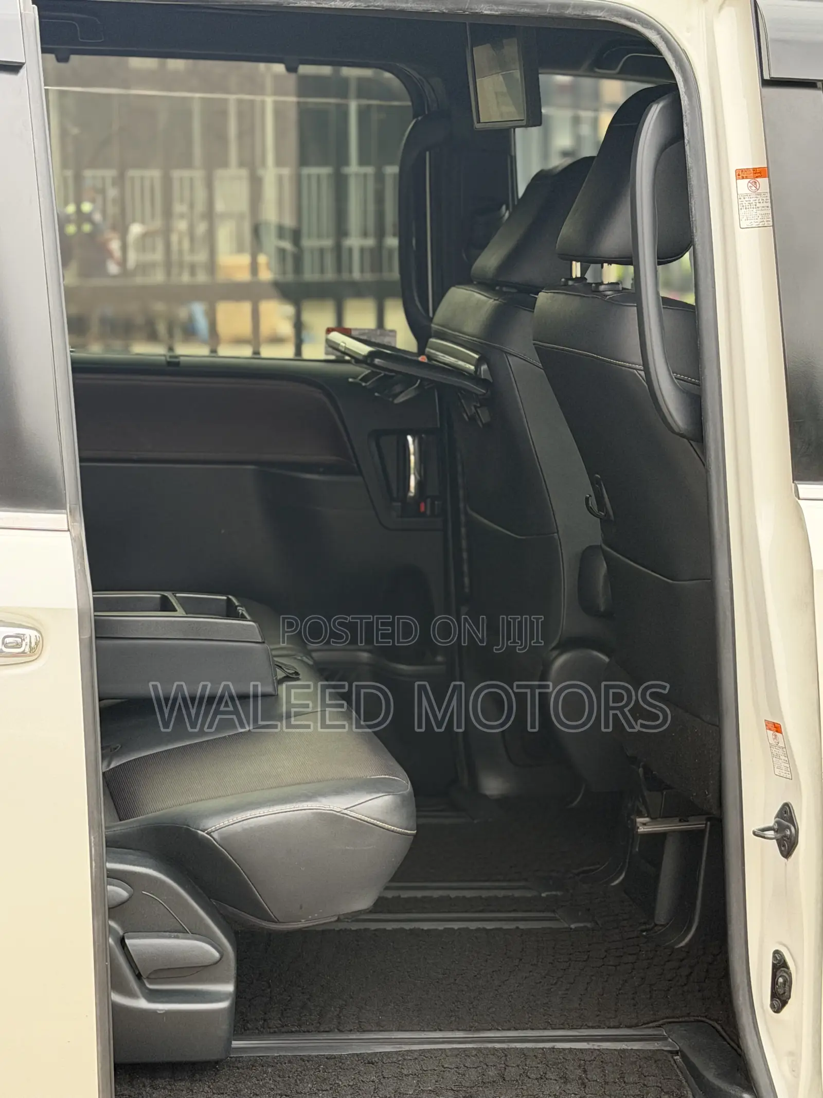Toyota Esquire 2019 Pearl
