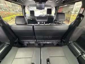 Toyota Esquire 2019 Pearl