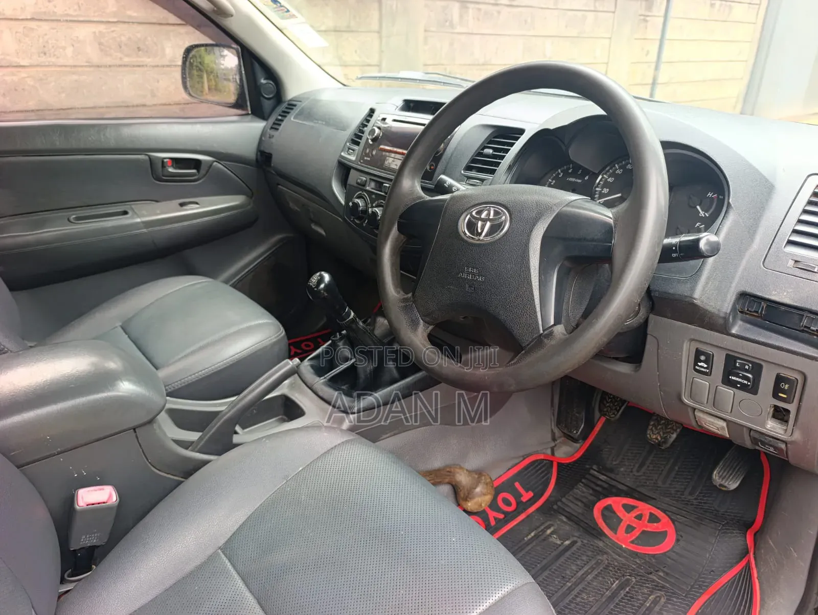 Toyota Hilux 2013 Black