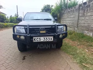 Toyota Hilux 2013 Black