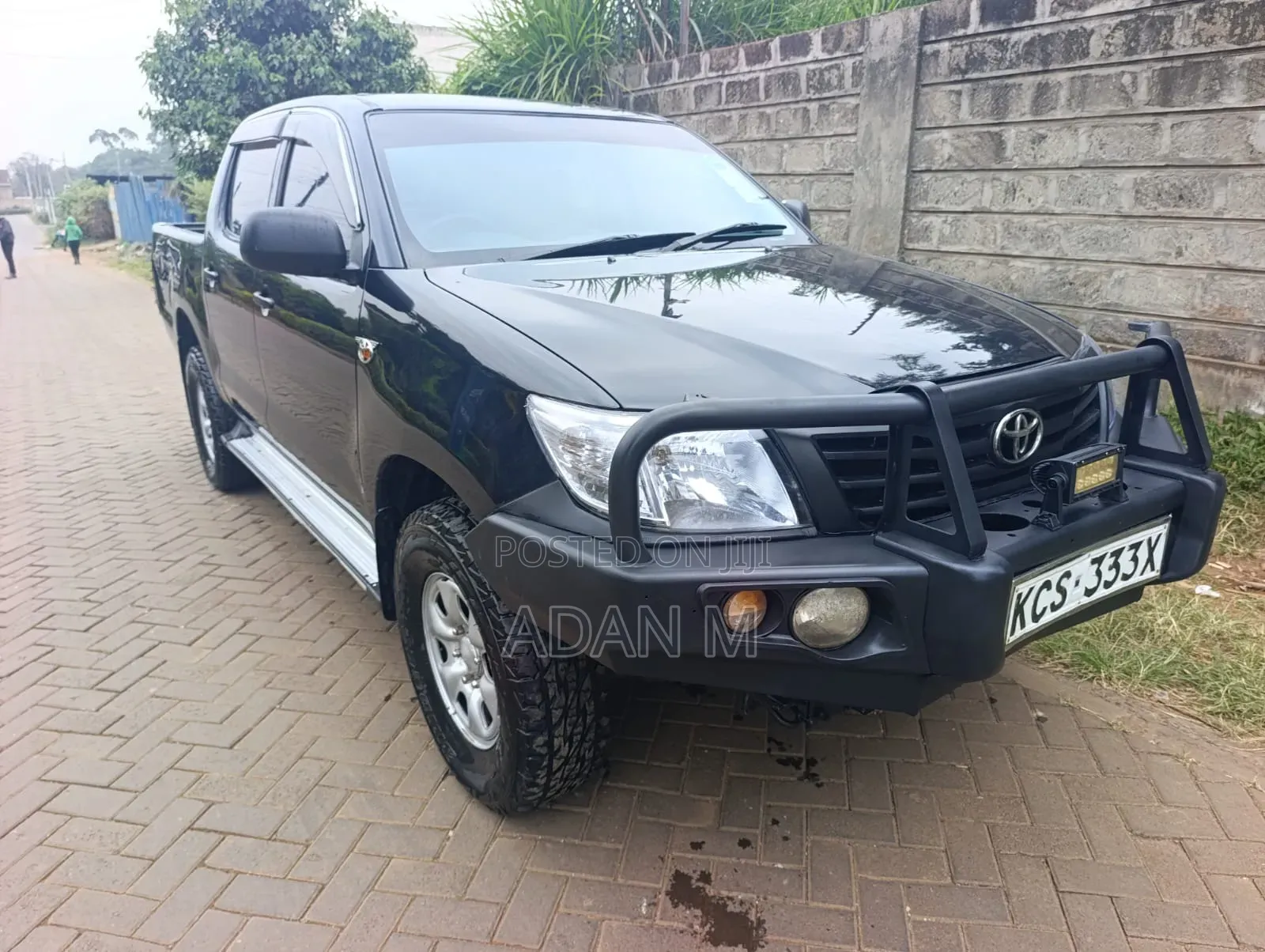Toyota Hilux 2013 Black