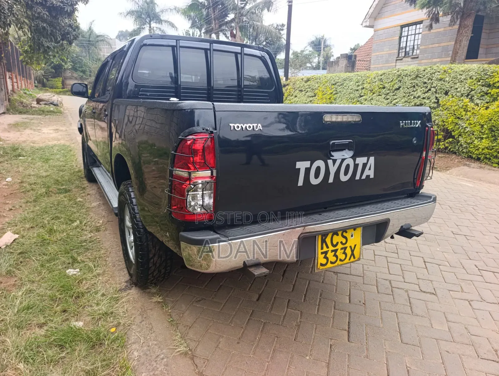 Toyota Hilux 2013 Black