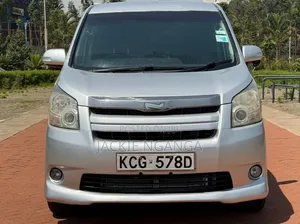 Toyota Noah 2009 Silver