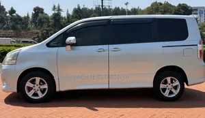 Toyota Noah 2009 Silver